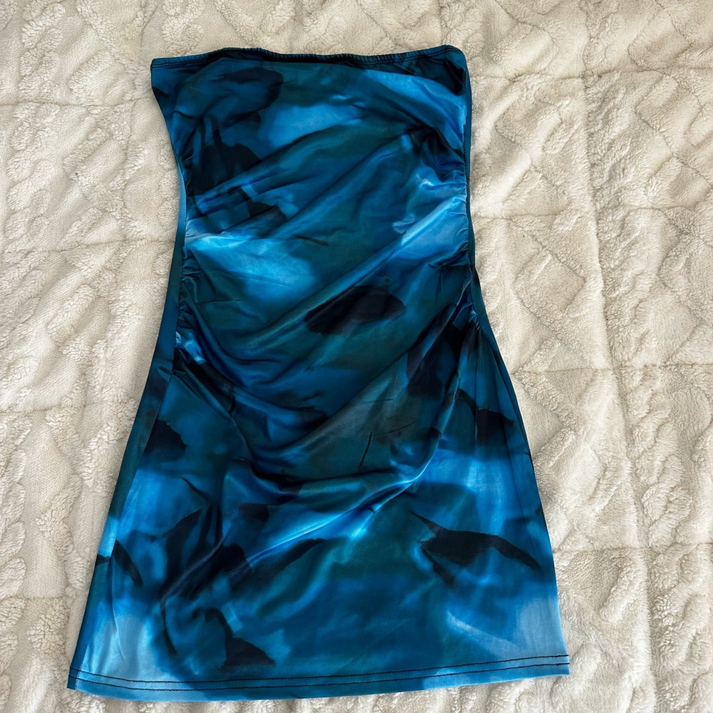 Elegant Blue Strapless Dress